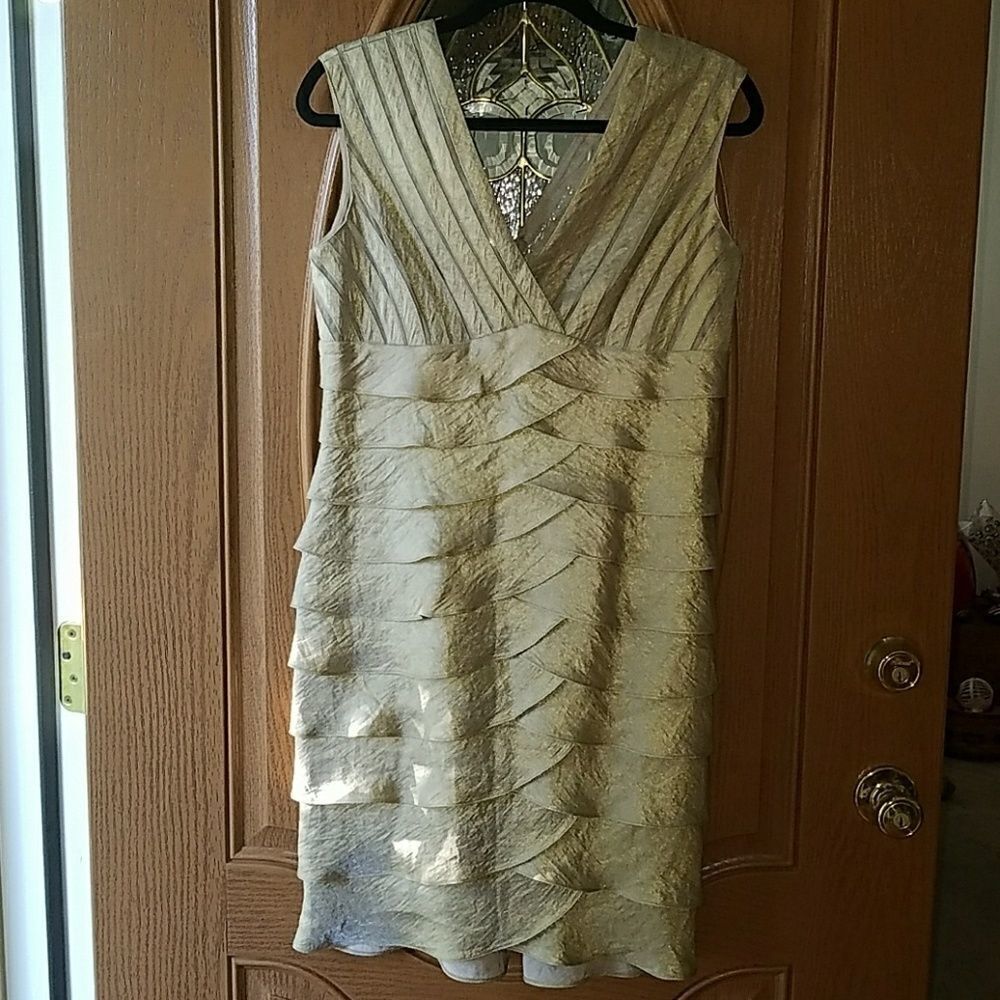 Eliza J Shimmery Fold ruffle dress Sz 12P NWOT - Picture 1 of 5